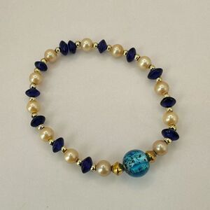 Faux pearl and glass beaded stretchy bracelet